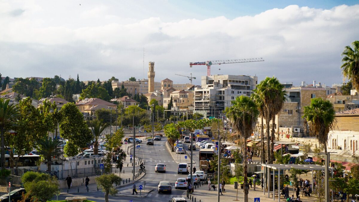 Moving to Israel: visas, banking and SIM cards