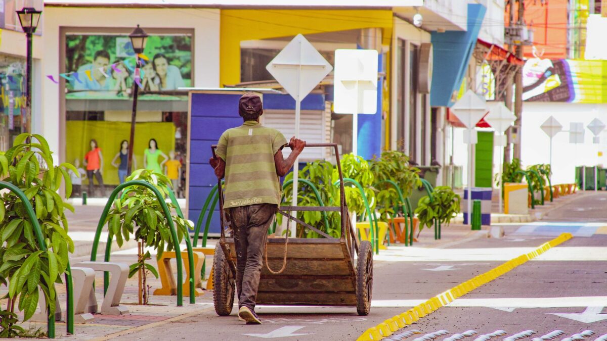 Moving to Jamaica: visas, banking and SIM cards