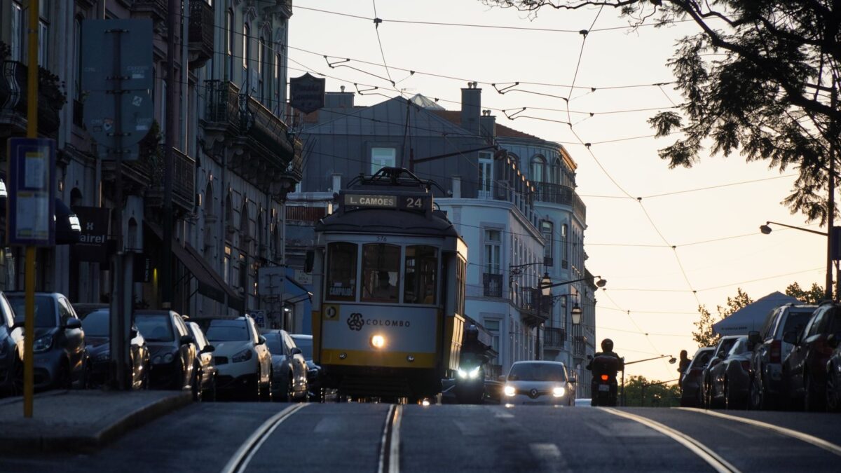 Getting around Lisbon: metros, taxis and passes