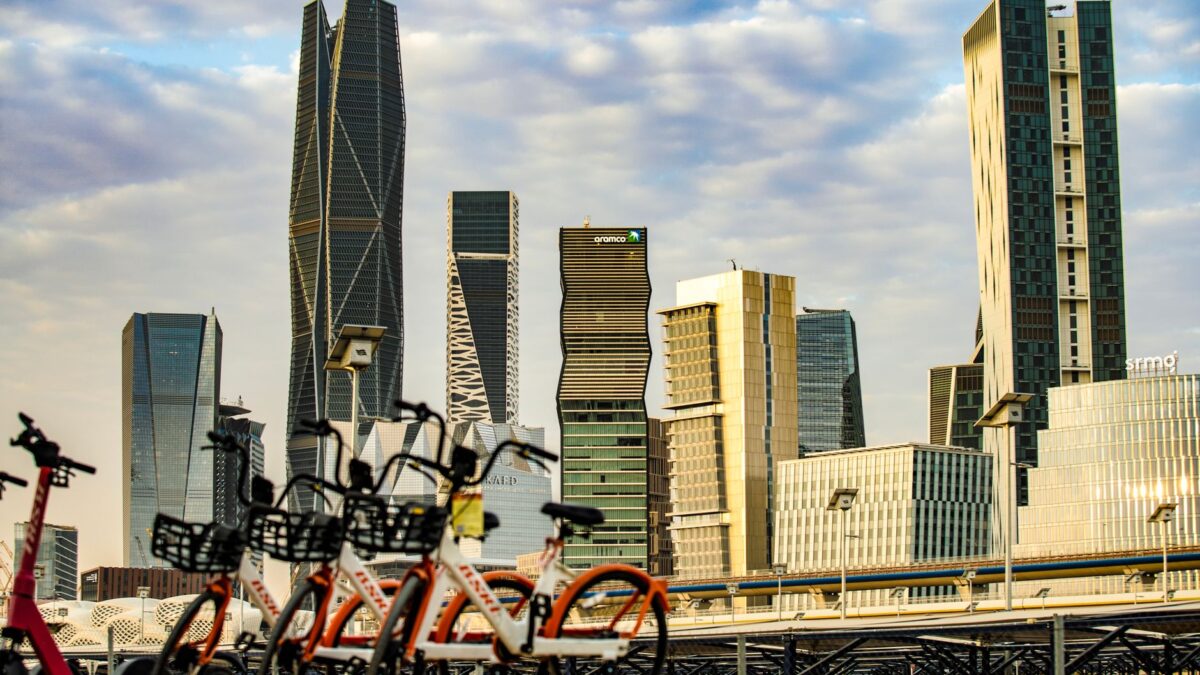 Moving to Saudi Arabia: visas, banking and SIM cards