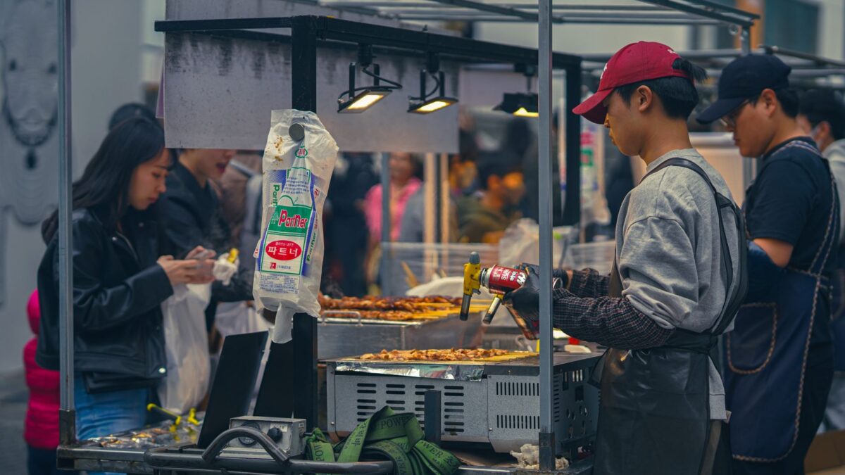 South Korea etiquette: the dos and don’ts