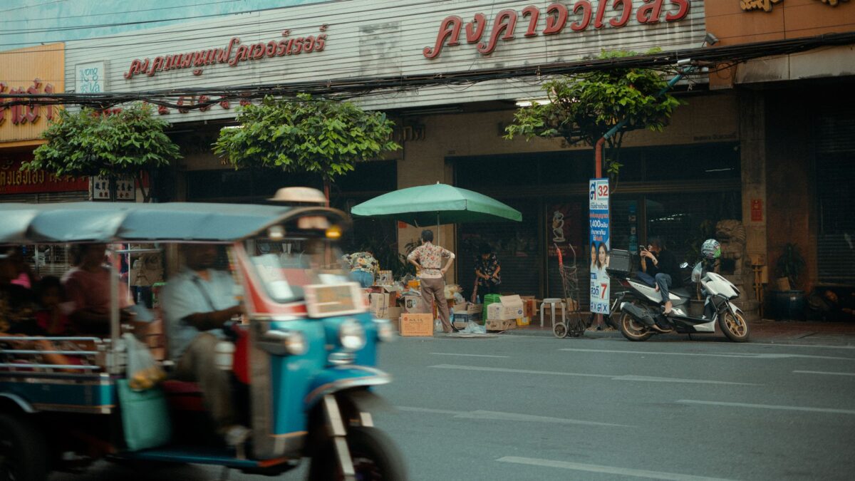 Getting around Vientiane: metros, taxis and passes