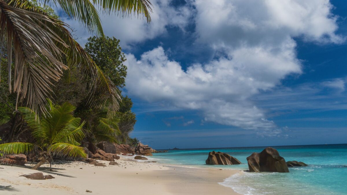 Moving to Seychelles: visas, banking and SIM cards