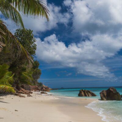 Moving to Seychelles: visas, banking and SIM cards