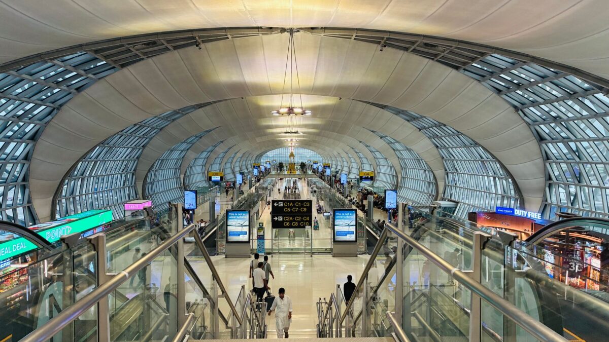 From the airport into Bangkok: every option and what it costs