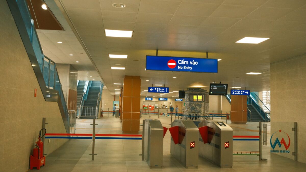 Getting around Hanoi: metros, taxis and passes