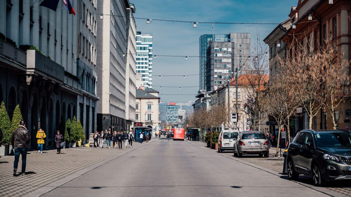 Getting around Podgorica: metros, taxis and passes