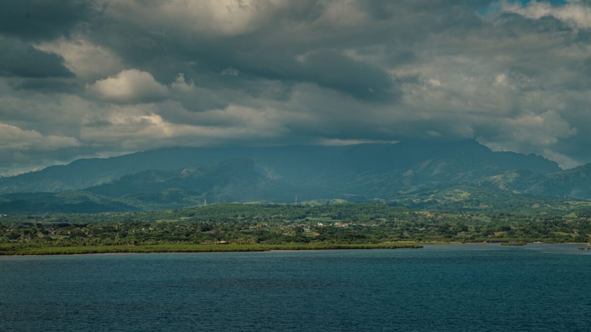 How much does a trip to Fiji cost?