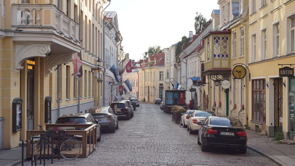 Getting around Tallinn: metros, taxis and passes