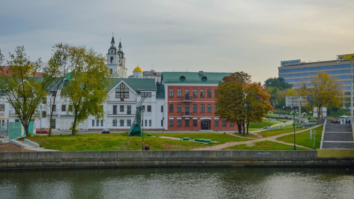 How much does a trip to Lithuania cost?