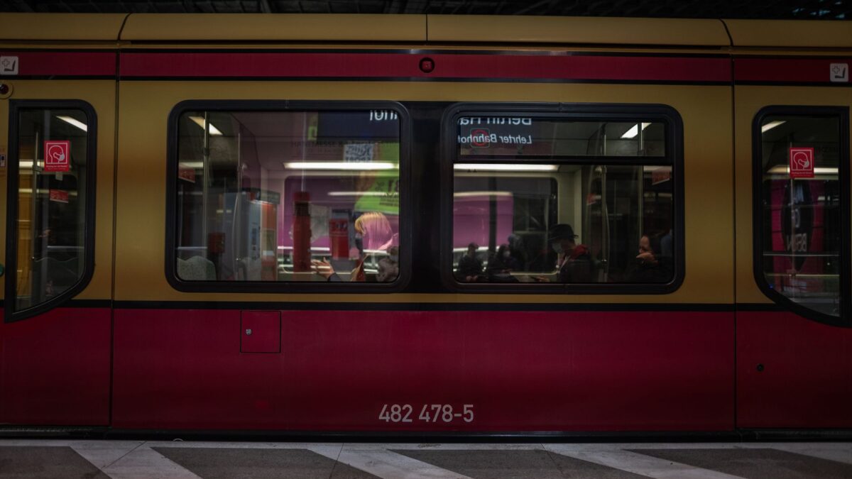 From the airport into Berlin: every option and what it costs